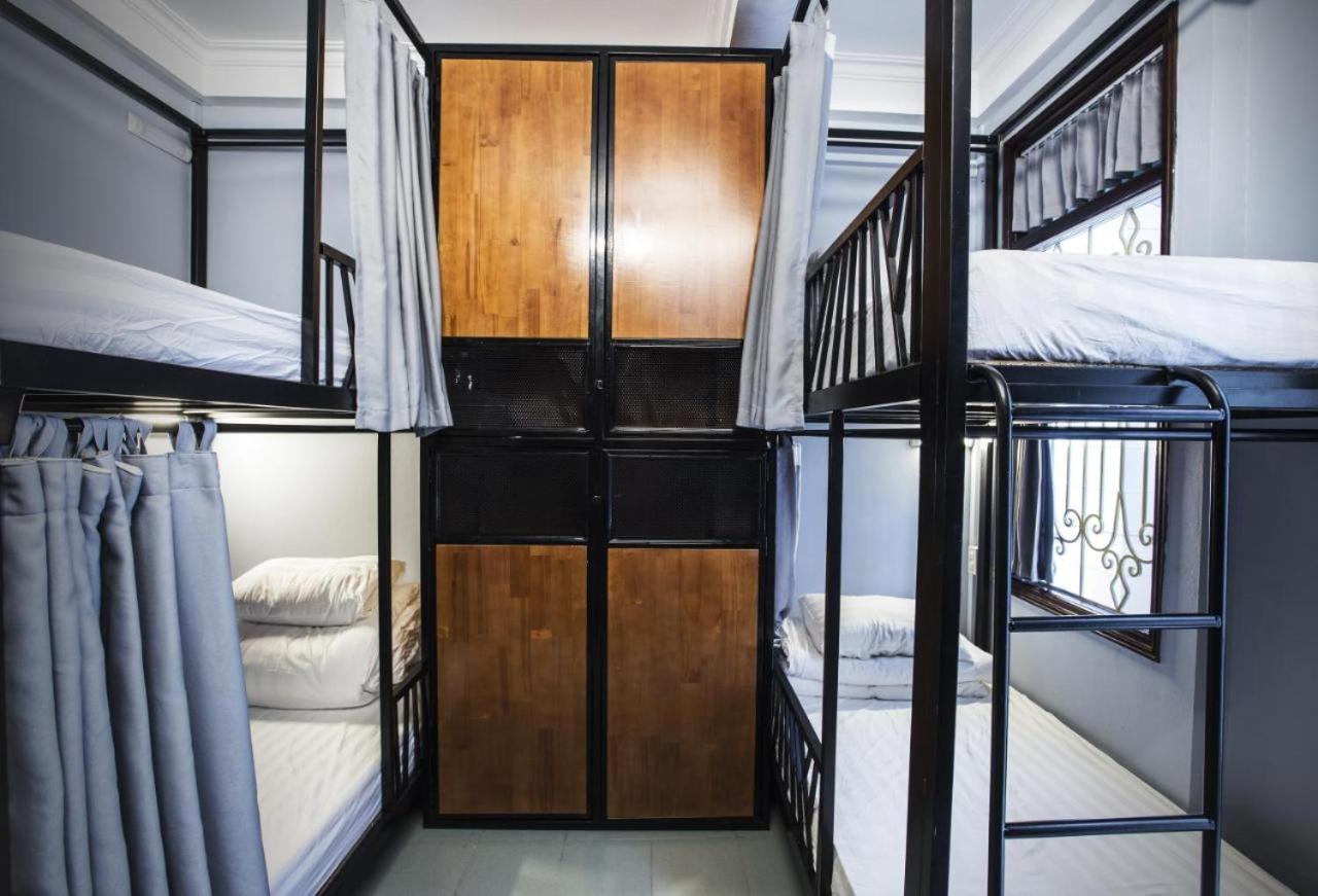 Nusmile'S Hostel And Travel Hanoi Buitenkant foto