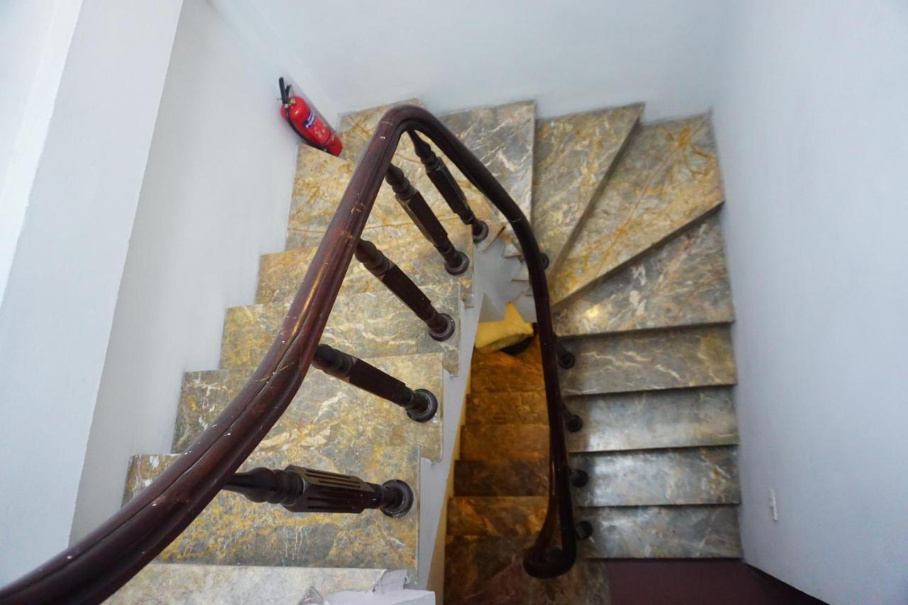 Nusmile'S Hostel And Travel Hanoi Buitenkant foto