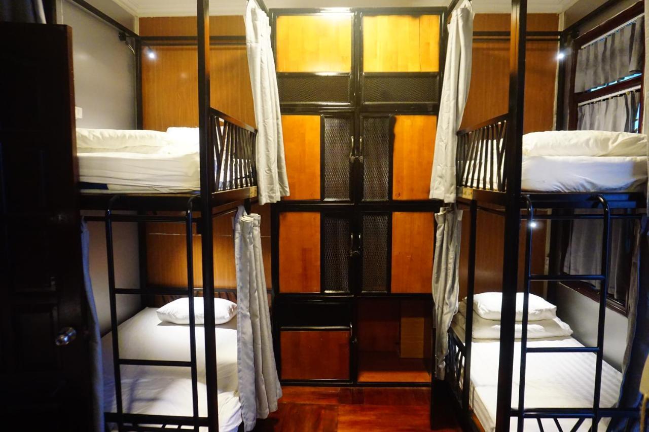 Nusmile'S Hostel And Travel Hanoi Buitenkant foto