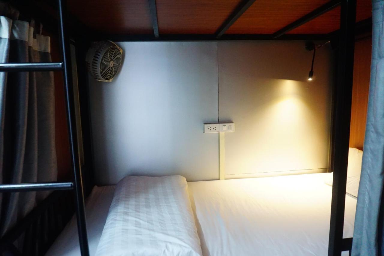 Nusmile'S Hostel And Travel Hanoi Buitenkant foto