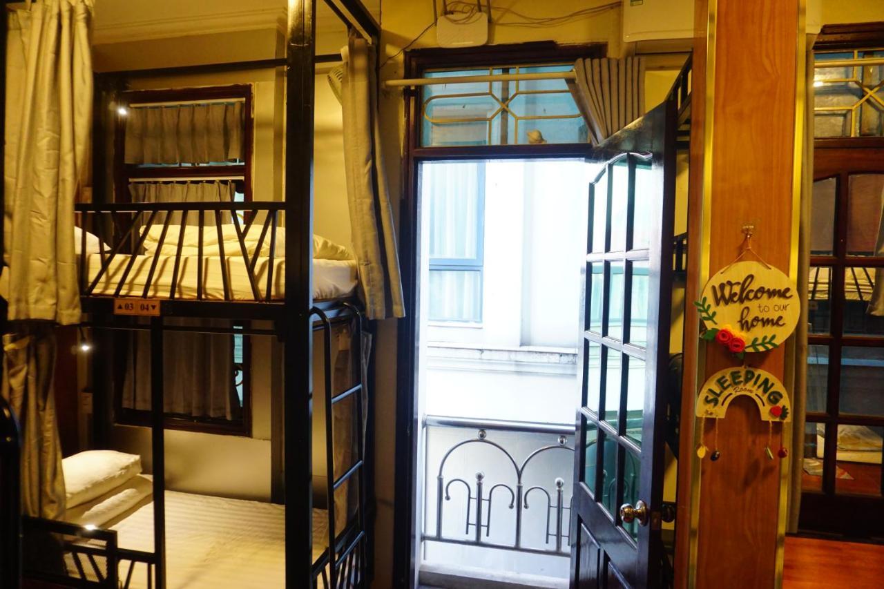 Nusmile'S Hostel And Travel Hanoi Buitenkant foto