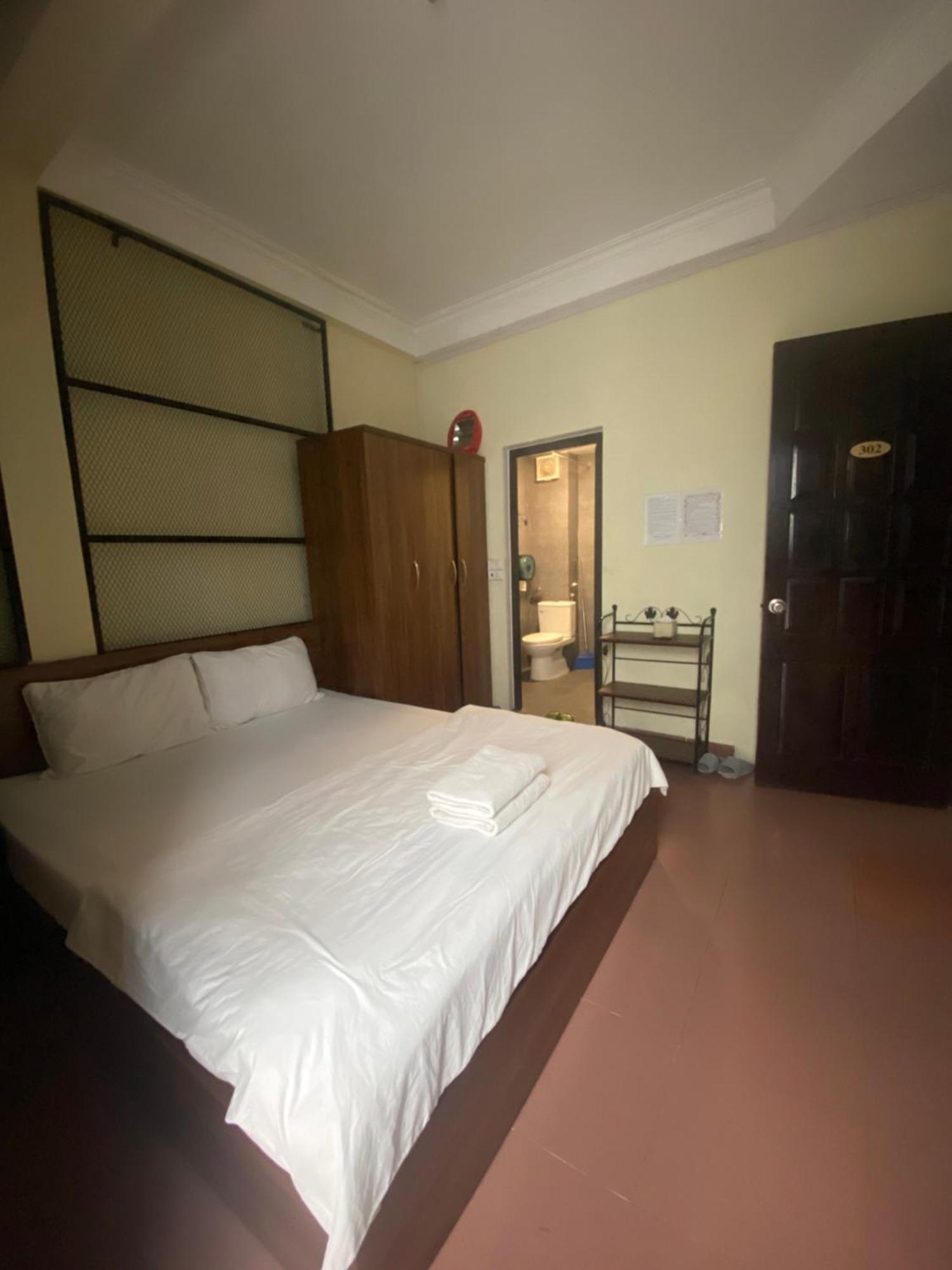 Nusmile'S Hostel And Travel Hanoi Buitenkant foto