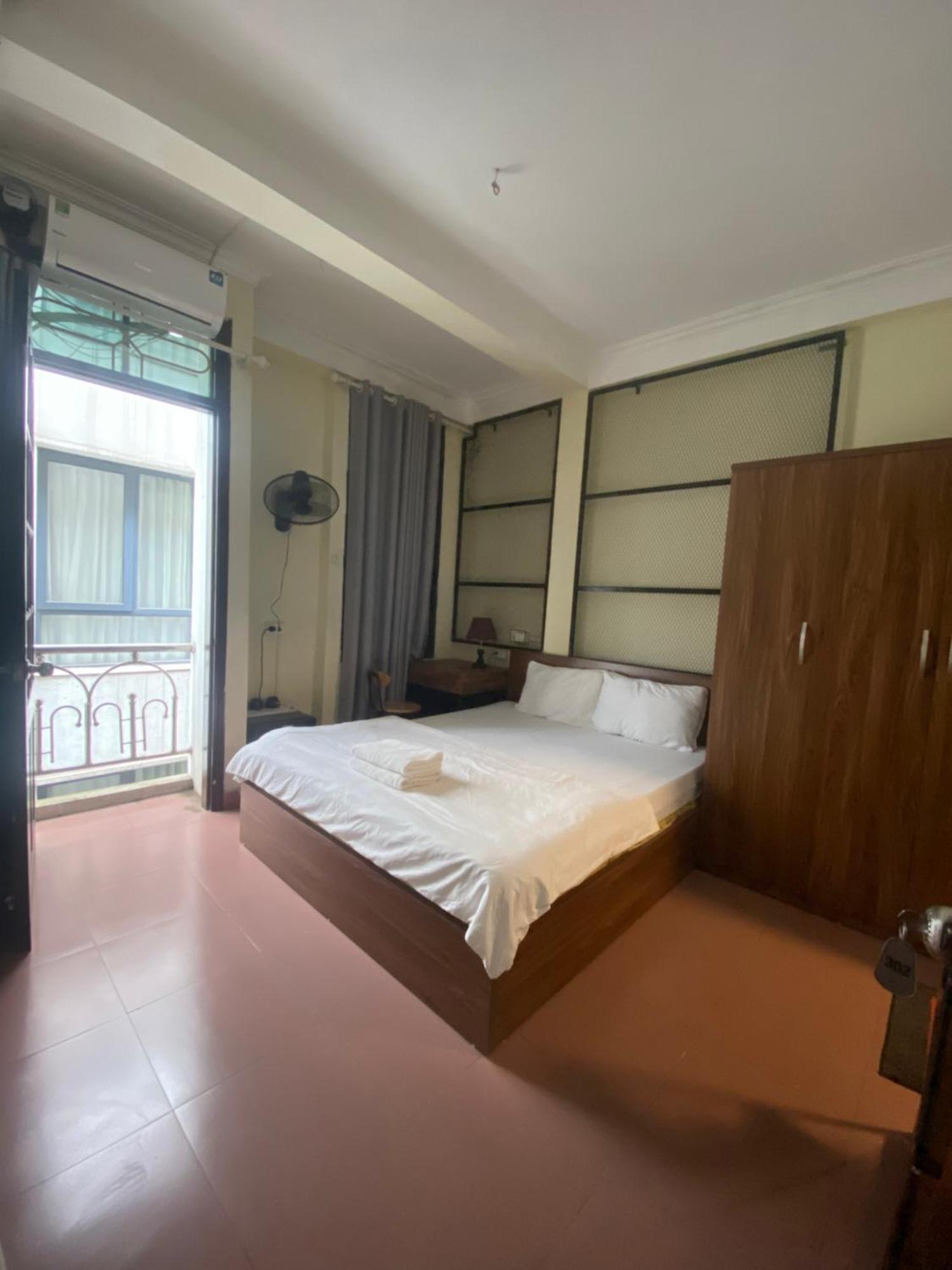 Nusmile'S Hostel And Travel Hanoi Buitenkant foto