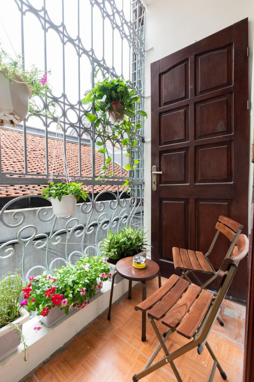 Nusmile'S Hostel And Travel Hanoi Buitenkant foto