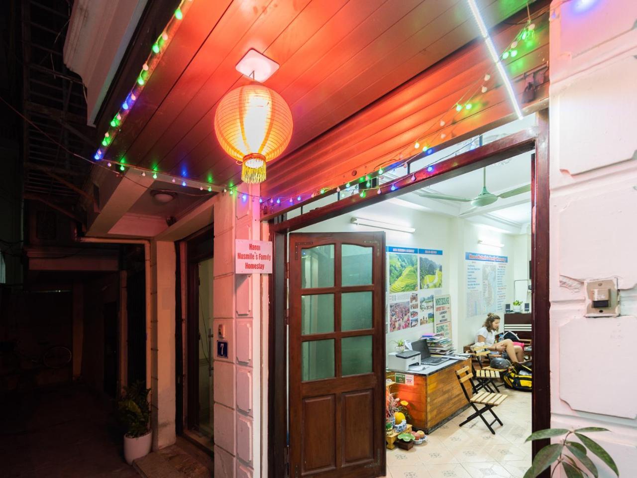 Nusmile'S Hostel And Travel Hanoi Buitenkant foto